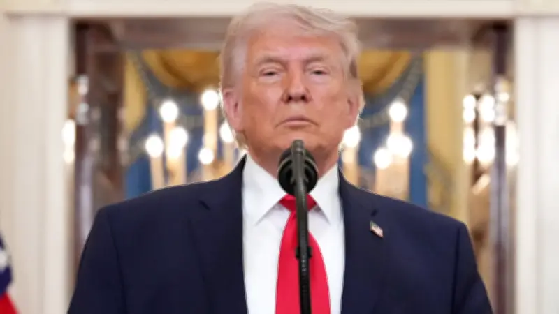 Precios del petróleo caen tras anuncio de alto al fuego de Trump en conflicto con Irán