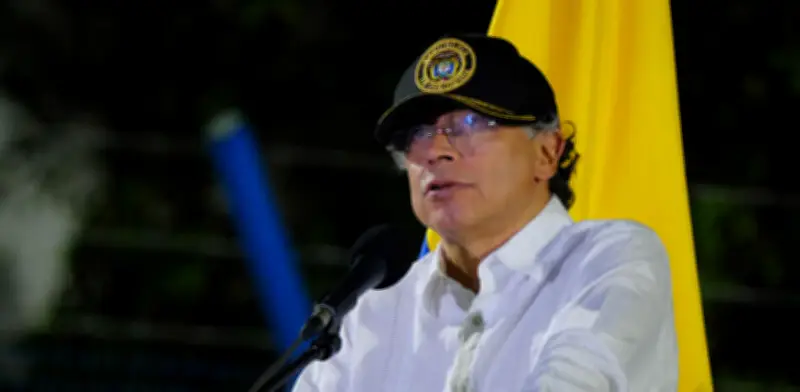 Presidente Petro atribuye a alcaldes aumento del predial y propone impuestos altos para lotes urbanos