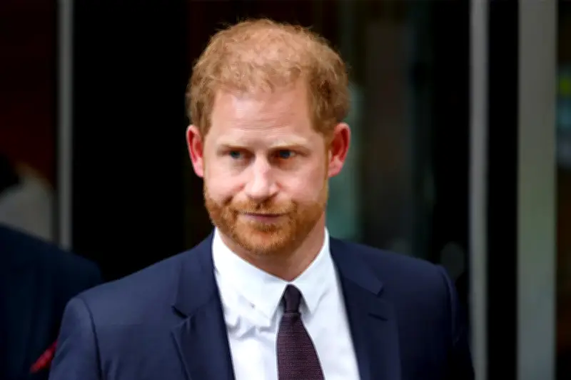 Príncipe Harry revela que su alejamiento de la monarquía comenzó tras la muerte de Lady Di