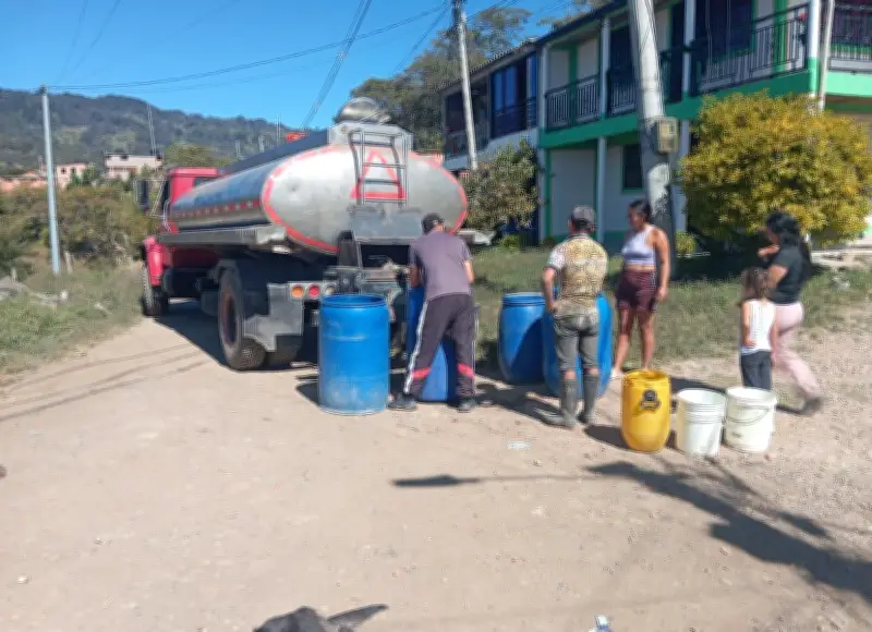 Prosantander impulsa mesas territoriales del agua en Barichara y Vélez para abordar crisis hídrica