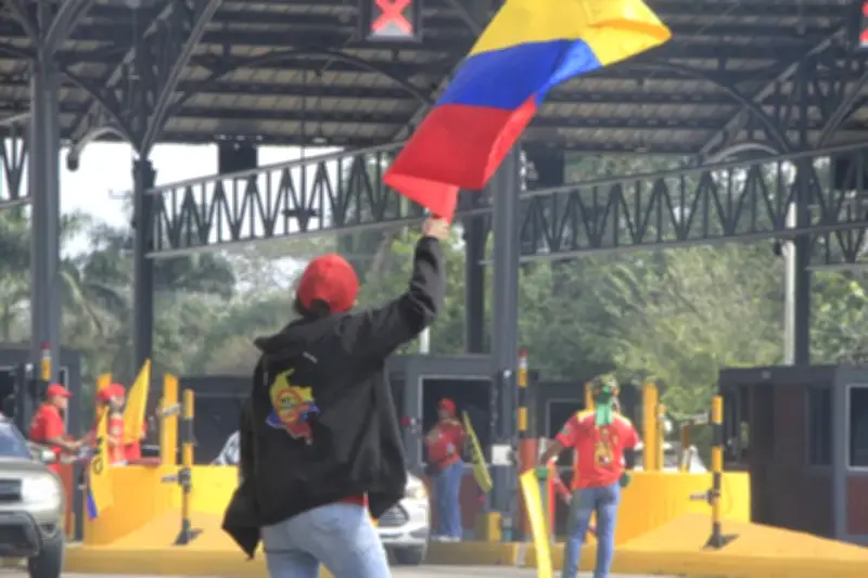 Protestas continúan en peaje de Turbaco exigiendo su desmonte definitivo
