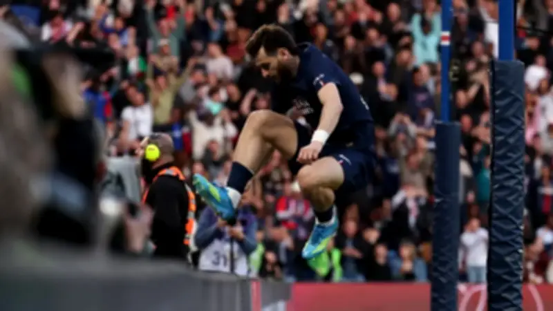 PSG golea al Nantes con doblete de Kvaratskhelia y se afianza en el liderato de la Ligue 1