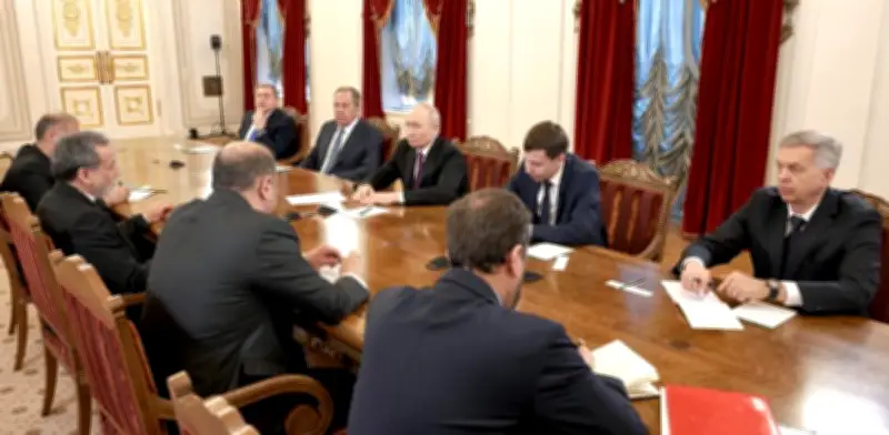 Putin promete a Irán impulsar la paz en Oriente Medio