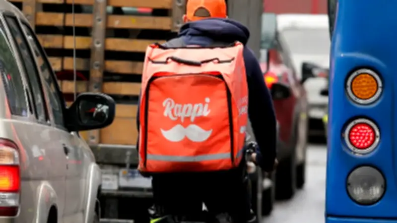 Rappi suspende a 13 repartidores por agresión a conductor en Bogotá