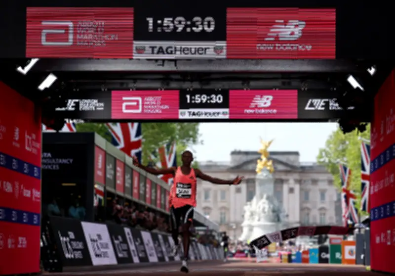 Récord histórico: Sabastian Sawe corre maratón en menos de 2 horas en Londres