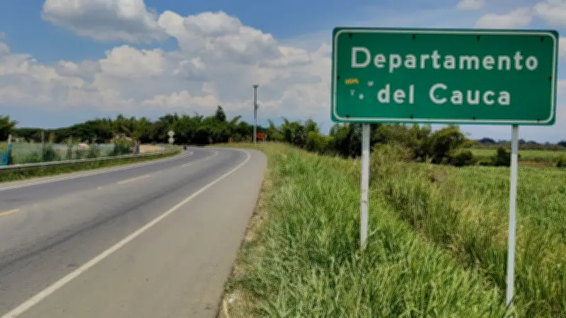 Reabren vía Popayán-Cali tras desactivar 600 kilos de explosivos