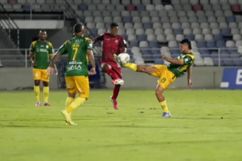 Real Cartagena no pudo ganar a Barranquilla en inicio de cuadrangulares