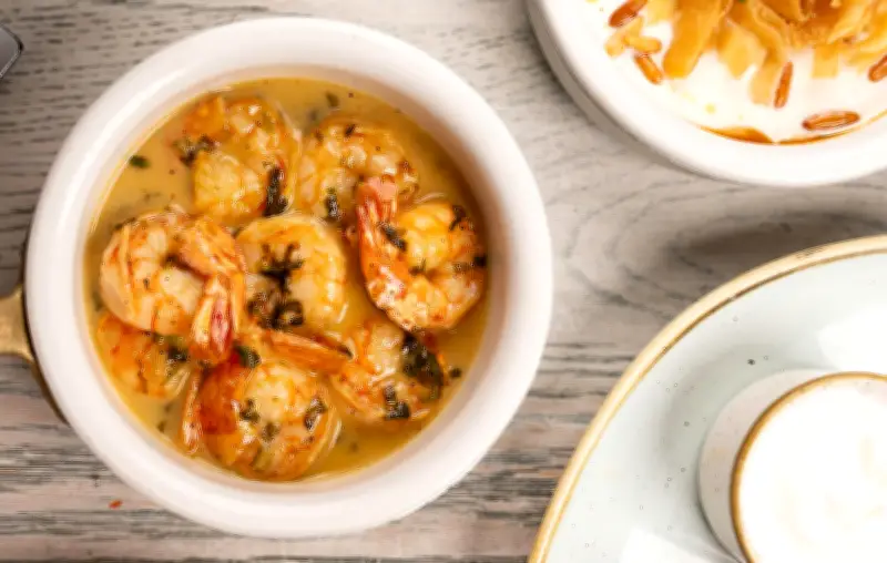 Receta de Pescado con Camarones en Salsa Cremosa: Un Plato Latinoamericano Exquisito