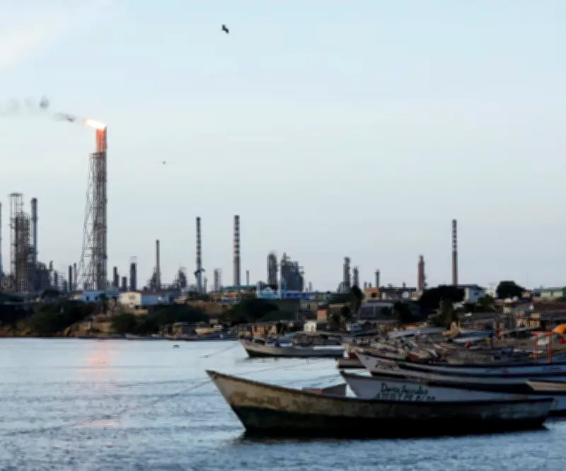 Refinería Cardón de Venezuela reinicia operaciones tras apagón que afectó su planta de craqueo