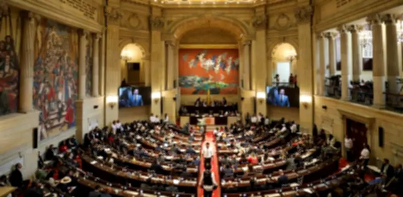 Reforma tributaria sin ambiente político, cambios en campañas y ausencias en Día de Víctimas