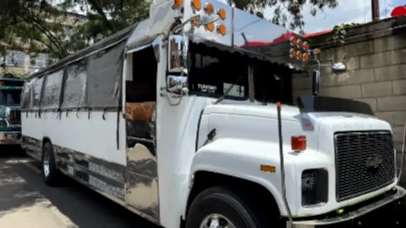 Refuerzan controles a buses turísticos en Medellín por riesgos de seguridad