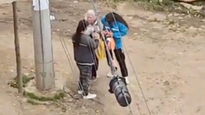 Rescatan a adulta mayor tras brutal agresión en Ciudad Bolívar