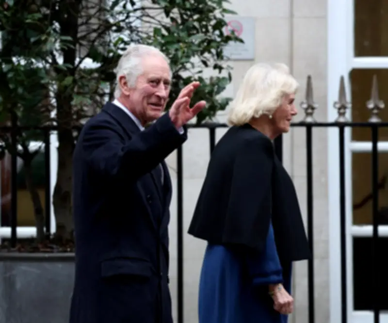 Rey Carlos mantiene visita a EE.UU. pese a tiroteo en cena de la Casa Blanca