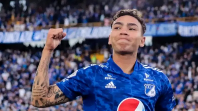 Ricardo 'Caballo' Márquez llora en partido en Costa Rica por sequía goleadora