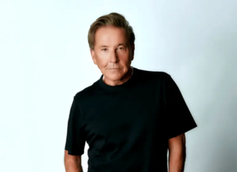 Ricardo Montaner regresa a Colombia con un concierto emotivo en el Movistar Arena