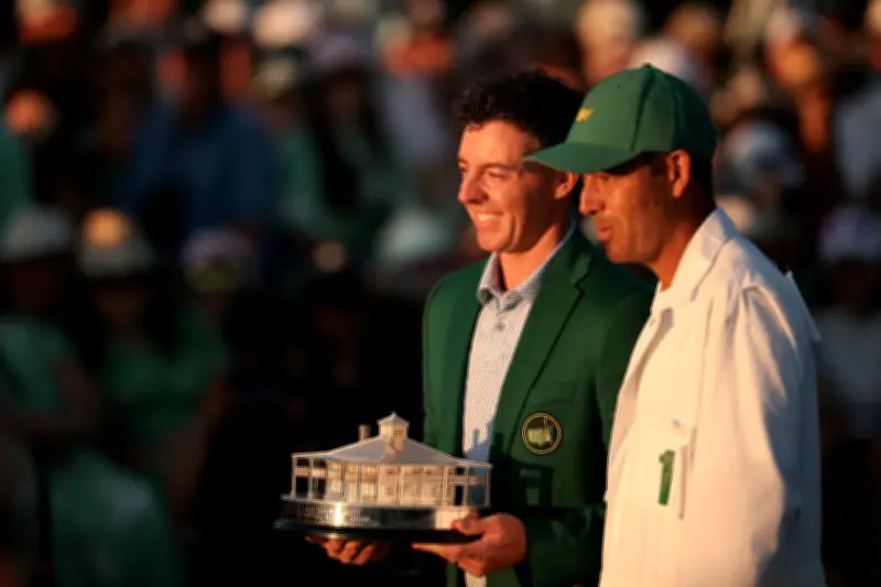 Rory McIlroy hace historia en el Masters con su segunda chaqueta verde consecutiva