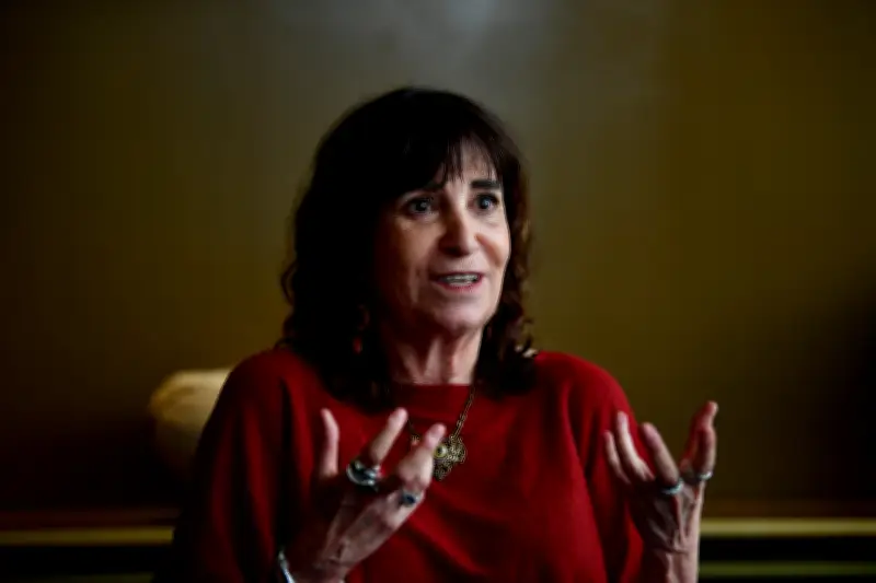 Rosa Montero revela cómo la imaginación actúa como salvavidas en la existencia humana