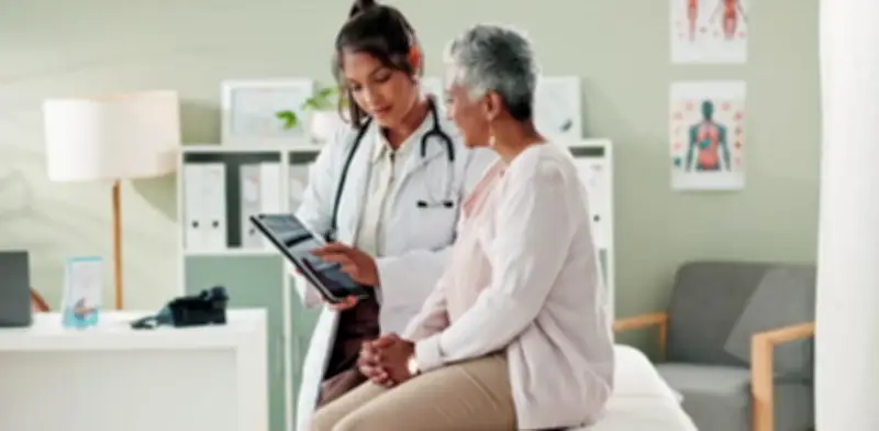 Salud privada florece con $14,65 billones mientras el sistema público colapsa en Colombia