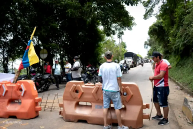 Santander enfrenta crisis de movilidad por bloqueos y protestas contra alza de impuesto predial