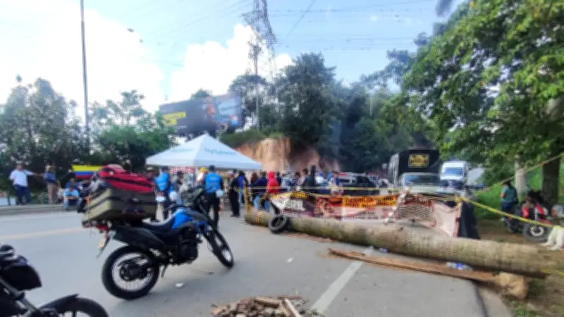 Santander levanta bloqueos temporalmente mientras paro continúa a la espera de reunión clave con el IGAC