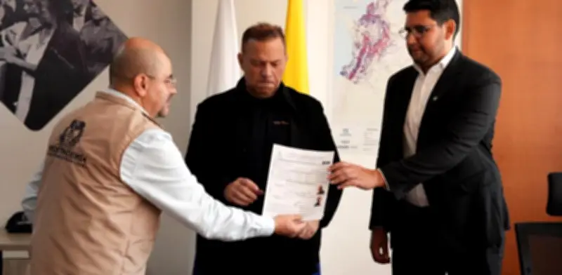 Santiago Botero propone lucha contra la pobreza como eje central de su campaña presidencial