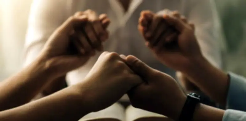 Sábado Santo en Colombia: del luto a la esperanza en la mayor vigilia católica del año