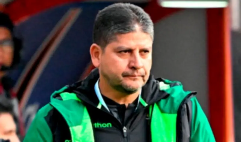 Óscar Villegas, técnico de Bolivia, expresa devastación tras eliminación del Mundial 2026