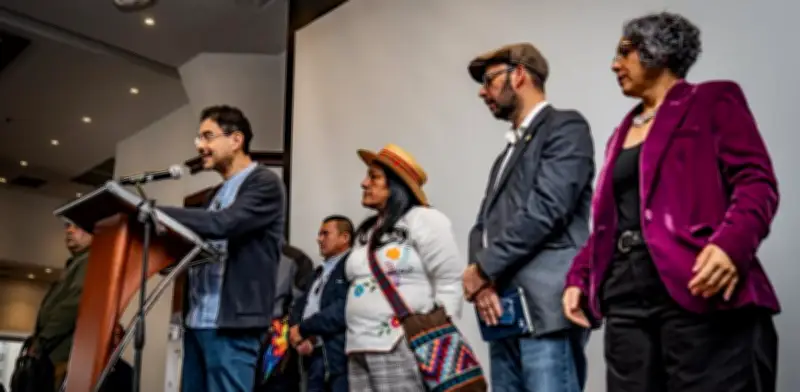 Sede de Iván Cepeda en Medellín vandalizada; denuncian falta de protección