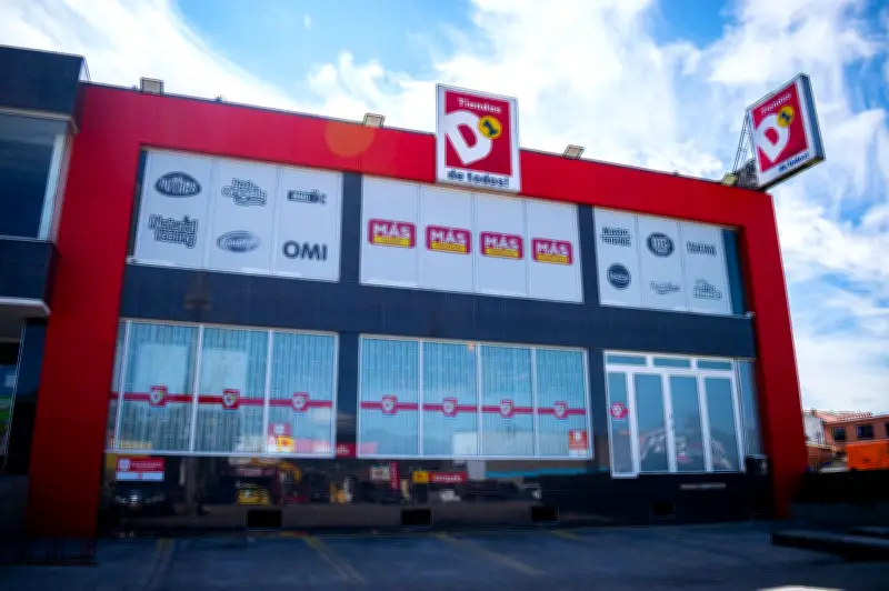 SIC formula cargos contra D1 por presuntas irregularidades en su comercio electrónico