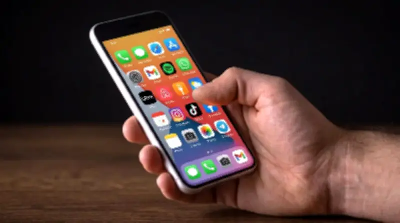SIC ordena cierre definitivo de cuatro apps de crédito por cobros intimidatorios