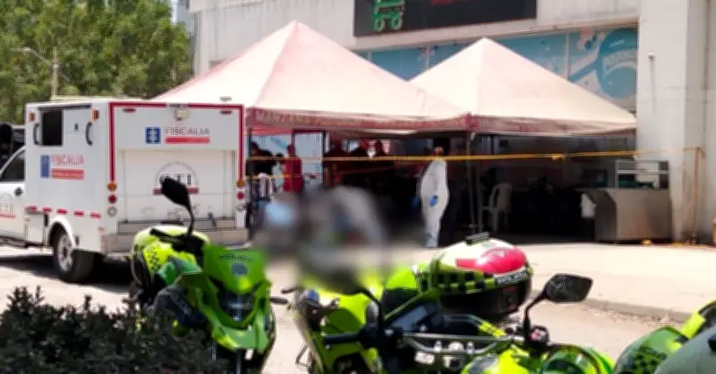 Sicarios en moto asesinan a hombre frente a supermercado en Cartagena