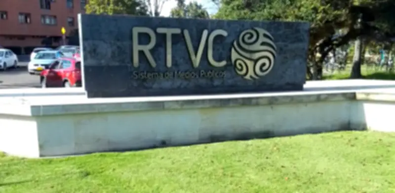 Siete candidatos presidenciales firman acuerdo con RTVC para debates en mayo
