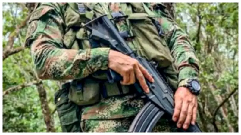 Siete soldados heridos tras tres ataques con explosivos en el Cauca