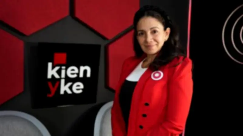 Sondra Macollins: La candidata 'anónima' que propone revolución digital y reducir el Congreso