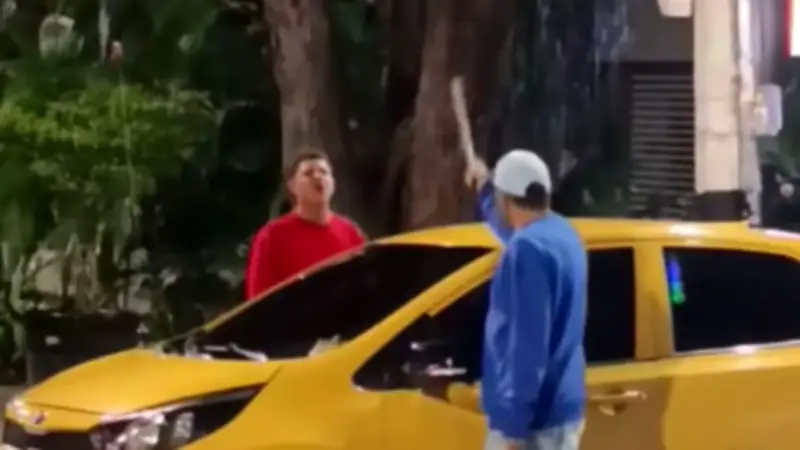 Supuesto taxista amenaza con machete en vía pública de Medellín: Policía interviene