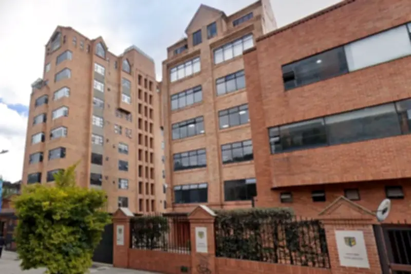 Suspenden clases en Universidad Sergio Arboleda tras caída de joven desde sexto piso