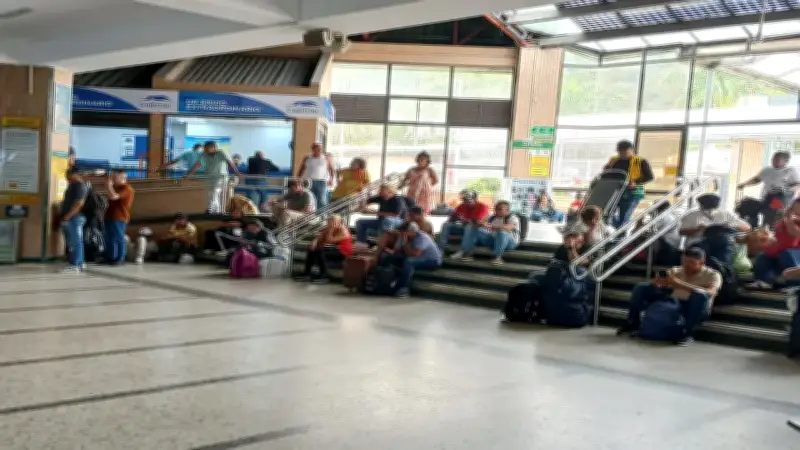 Suspenden venta de pasajes en terminal de Bucaramanga por bloqueos viales en Santander