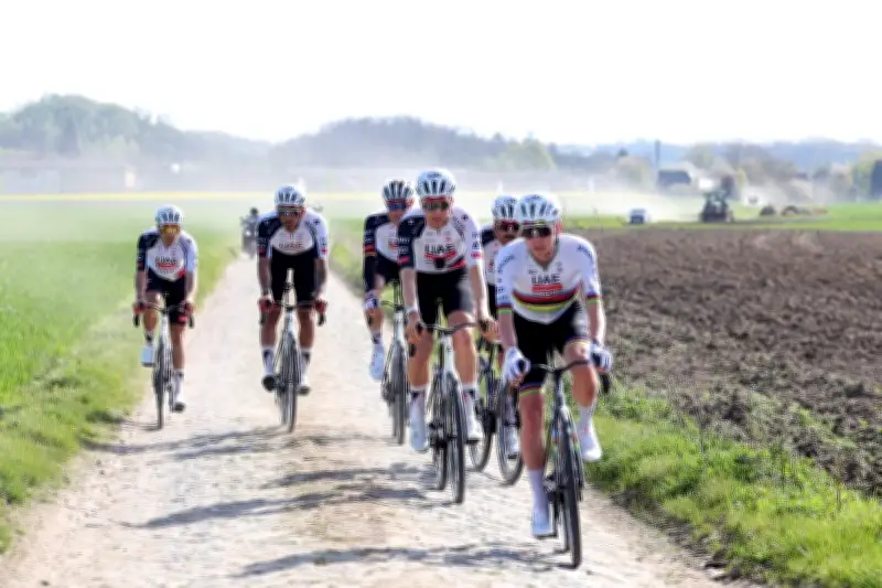Tadej Pogacar busca hazaña histórica en la París-Roubaix para completar los cinco Monumentos
