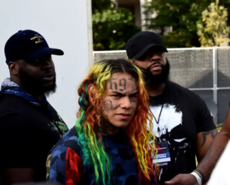Tekashi 6ix9ine sale de prisión y muestra supuesto detalle de Nicolás Maduro en video viral