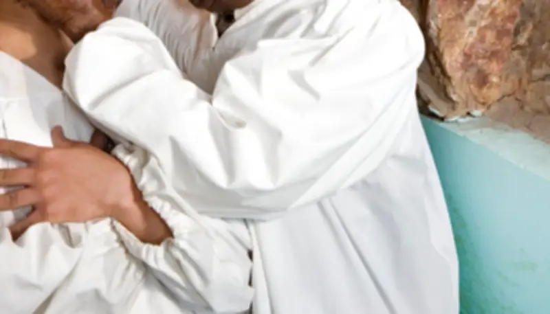 Tragedia en bautismo transmitido por redes: Pastor acusada tras muerte de hombre de 61 años