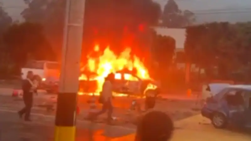 Tragedia en peaje de Casa Blanca: tractomula colisiona con seis vehículos y deja múltiples víctimas