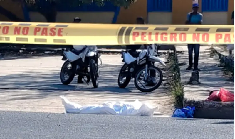 Tragedia vial en Soledad: Motocicleta arrolla y mata a peatón frente al Colegio Caldas
