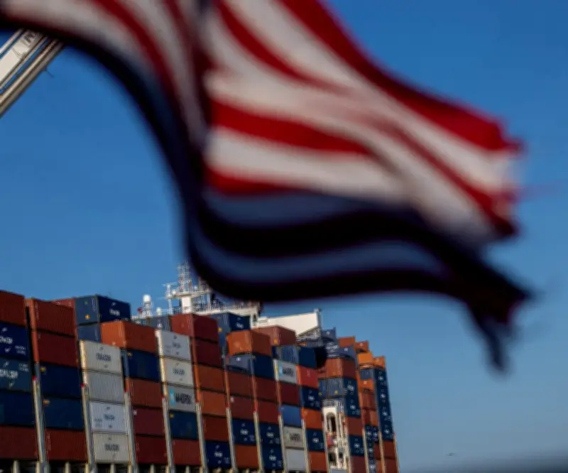 Tribunal de EE.UU. evalúa legalidad del arancel global del 10% de Trump