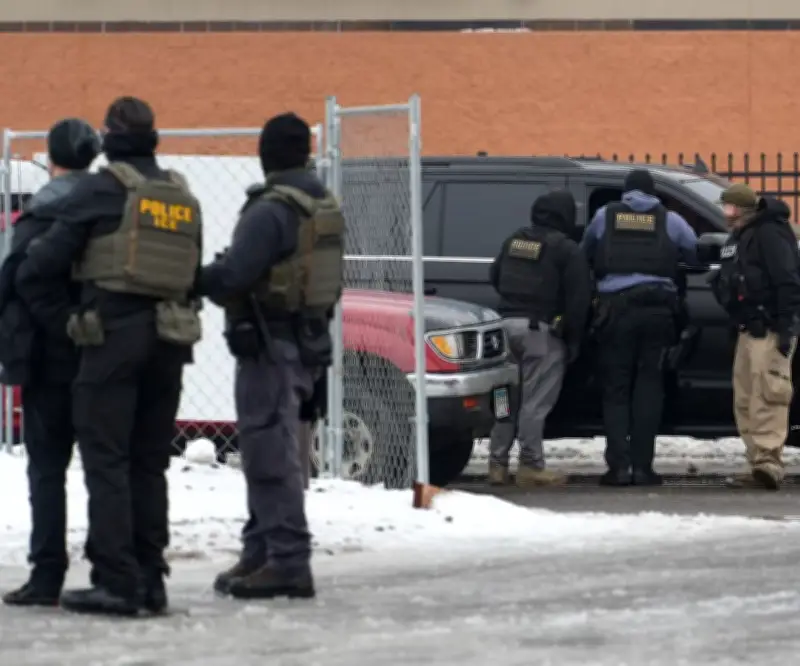 Tribunal de EE.UU. suspende fallo que bloqueaba política de detención migratoria de Trump