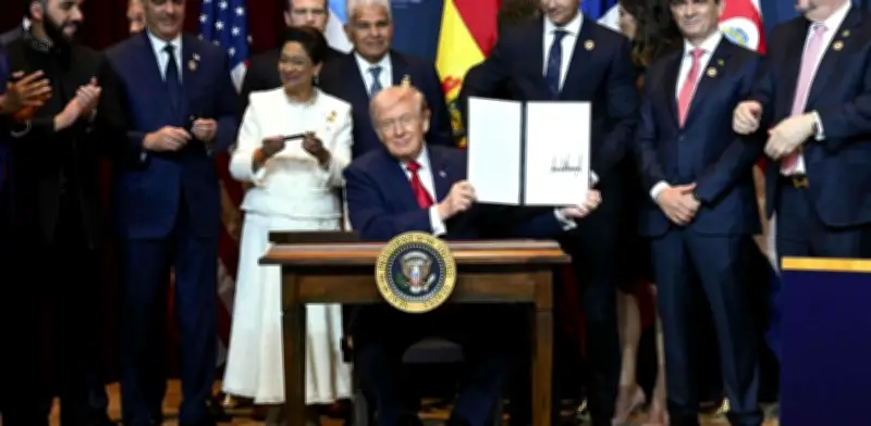 Trump afirma que acuerdo con Irán está 'muy cerca' y sin puntos conflictivos por resolver