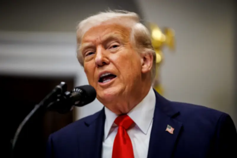 Trump afirma que Irán no puede chantajear a EE.UU. con cierre del estrecho de Ormuz