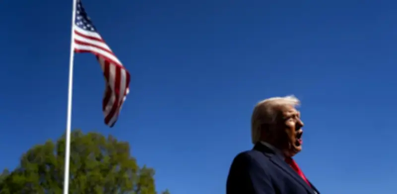 Trump amenaza con aranceles del 50% a China por posible apoyo militar a Irán