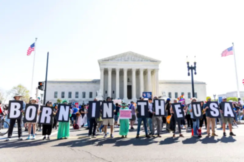 Trump asiste sin precedentes a audiencia de Corte Suprema sobre ciudadanía por nacimiento