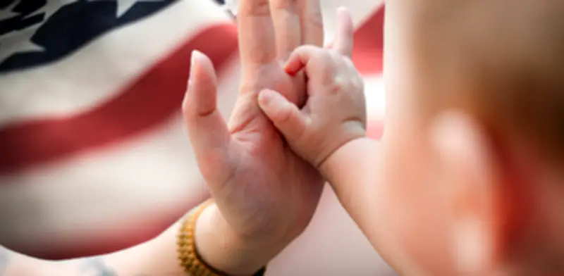 Trump defiende ante la Corte Suprema el fin de la ciudadanía por nacimiento para hijos de migrantes