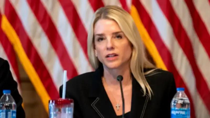 Trump destituye a Pam Bondi como fiscal general de Estados Unidos tras polémicas